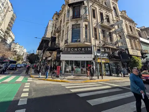 Local en Alquiler en Once, $ 7.000.000