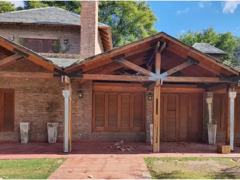 Casa 6 ambientes con 4 baños