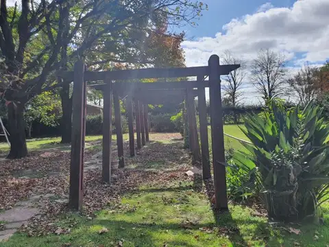 Venta Casa 3 Dormitorios 3200m2  De Parque - Funes Garita 13