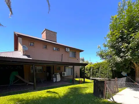 Chalet moderno en venta en Barrio El Cazador