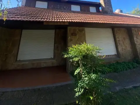 Confortable chalet de 5 ambientes.Caisamar