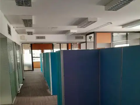 Oficina en Alquiler con 1 cochera
