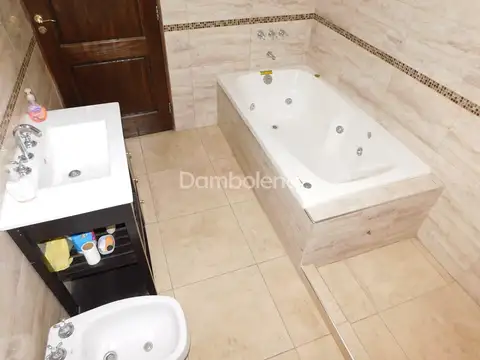 Casa  en Venta en Francisco Álvarez, Moreno, G.B.A. Zona Oeste