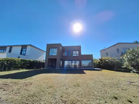 Casa en El Canton - Norte