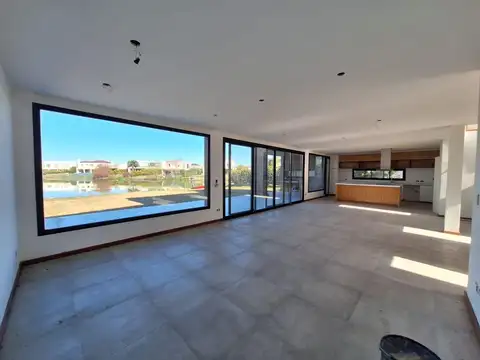 Casa en Venta en El Canton - Norte, USD 300.000