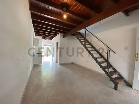 PH 3 ambientes con Jardín y Cochera en Del Viso