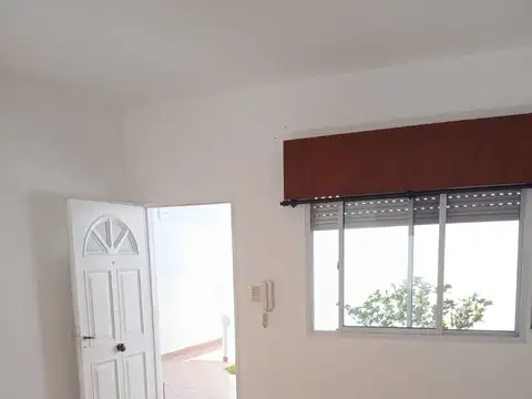 Casa en Alquiler en Granadero Baigorria, $ 750.000