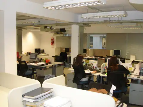 Oficina en Alquiler con 5 cocheras