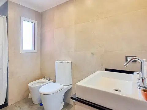 VENTA DE CASA, DON MATEO 2 DORMITORIOS CON PILETA