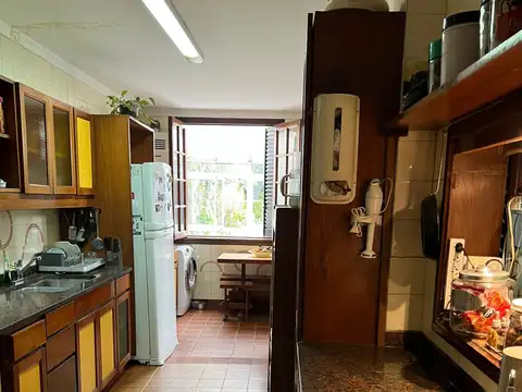 Casa 6 ambientes con 3 baños