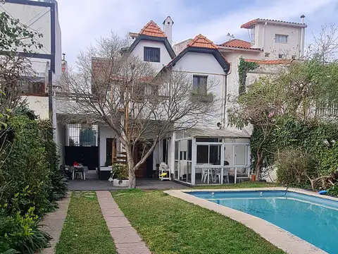 IMPONENTE CASA EN VENTA. 6 AMB C/PISCINA/JARDIN/PARRILLA/BALCÓN/TERRAZA.VTE LÓPEZ . 337 M2 TOTALES 