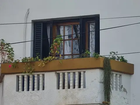 Casa 6 ambientes con 3 baños