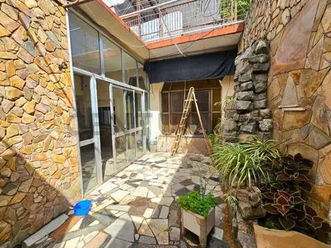 Amplia casa en venta San nicolas y cochabamba