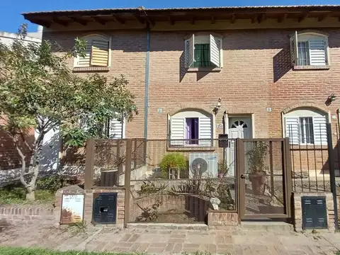 VENTA DUPLEX DOS DORMITORIOS  ZONA LAS PALMAS