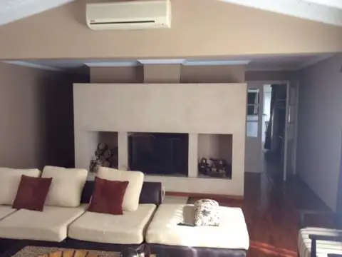 Casa - Barrio Parque Leloir