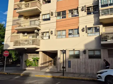 Hermoso Depto 3 Amb -  Balcon - Lavadero - con baño y Toilet - Optimo estado...