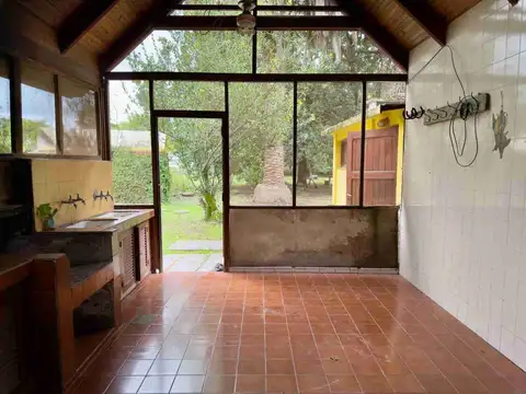 CASA 2 DORMITORIOS VENTA CERRILLOS RN 68 1 HA