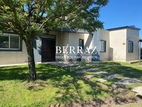 Casa Venta 3 Dormitorios Barrio Santa Isabel Lote de 613 A la Laguna ,  m2 Escobar