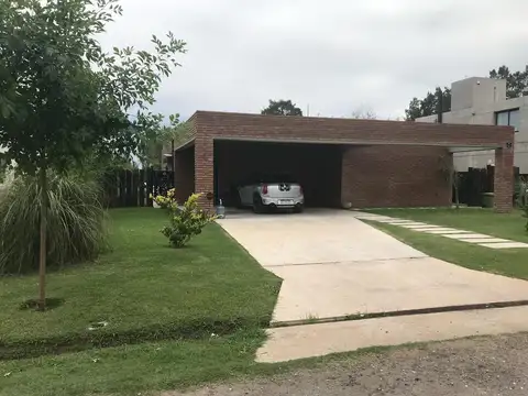 CASA EN VENTA PUERTO ROLDAN