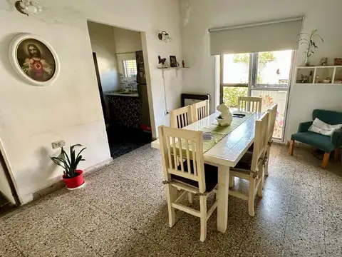 CASA 4 AMBIENTES VENTA MONTE GRANDE CENTRO JARDIN
