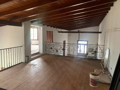 Casa 11 ambientes con 4 baños