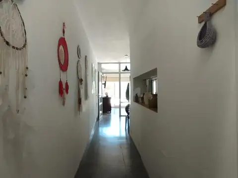 VENTA - CASA TRES DORMITORIOS CON QUINCHO CERRADO Y PILETA - VILLA CONSTITUCIÓN  CENTRO