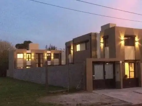 Depto Tipo Casa 3 ambientes con 1 baño