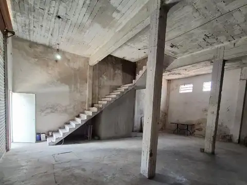 Local en Alquiler en Isidro Casanova, $ 750.000