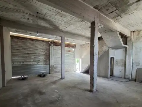 Local comercial o deposito en alquiler en Isidro Casanova