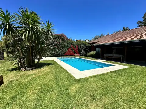 Casa Chalet  en Venta en Larena Country Club, Pilar, G.B.A. Zona Norte