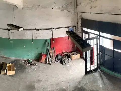 Local en Venta Via Pública