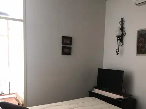 Casa 11 ambientes con 4 baños