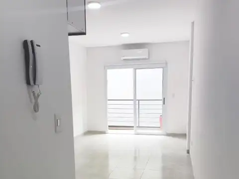 Rivadavia 22200, Piso 1