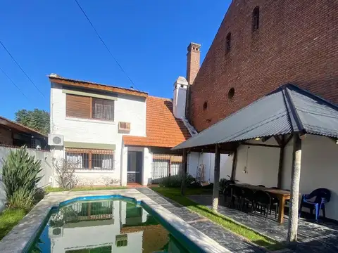 Casa en Venta con 1 cochera