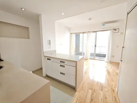 Departamento en Alquiler en Coghlan, $ 680.000