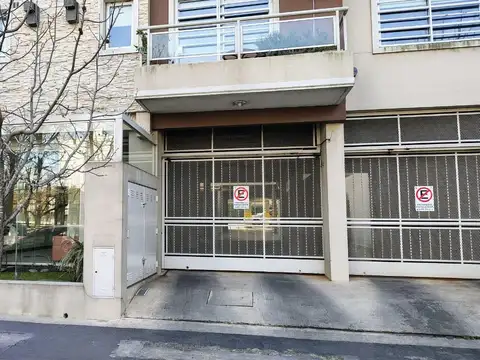 Venta cochera cubierta en Haedo Norte, a metros de la Estación