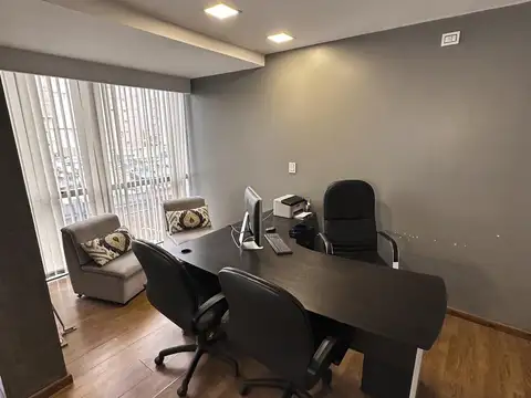 Oficina 3 ambientes con 1 baño