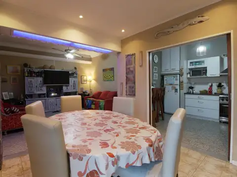 Venta Casa 4 amb ccon cochera y fondo - Ramos mejia- Acepta Permuta