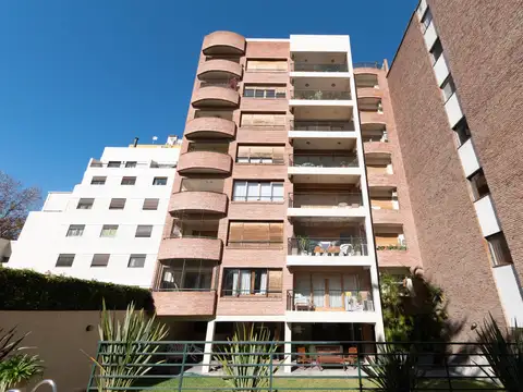 Buratti-Excelente semipiso en Martínez.