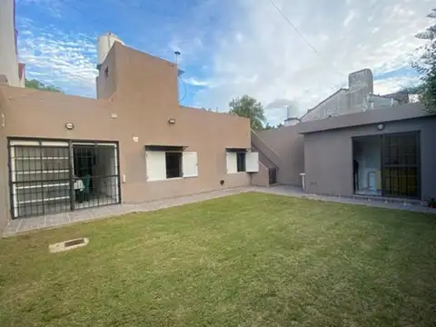 CASA 4 AMBIENTES CASTELAR VENTA