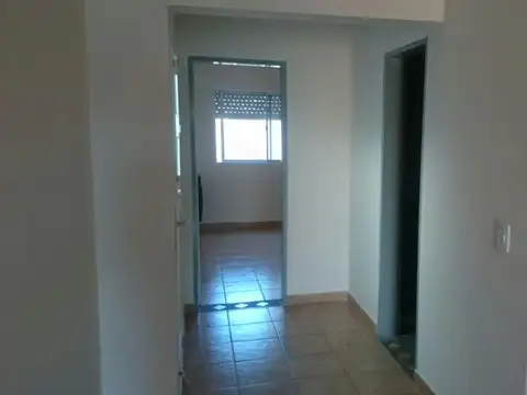 Casa 2 ambientes con 1 baño