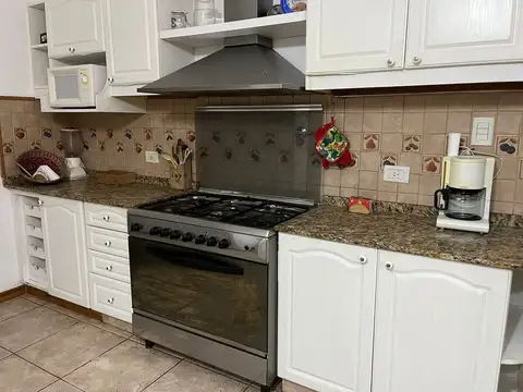 Casa 4 ambientes con 3 baños