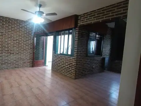 CASA EN VENTA EN PERGAMINO
