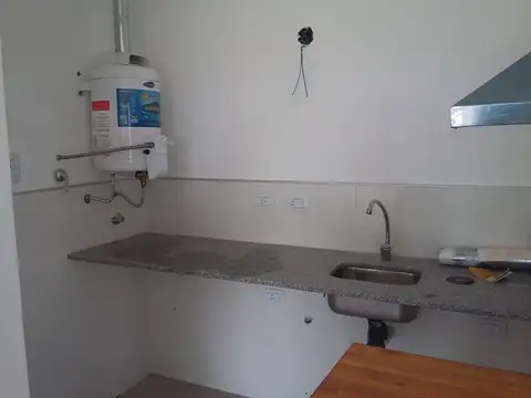 Casa 2 ambientes con 1 baño