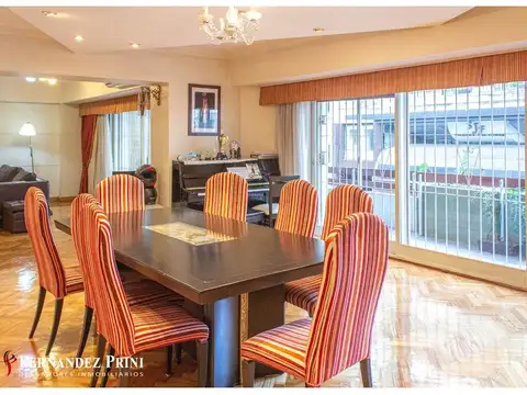 Excelente piso de categoría en Flores - Oportunidad - Antes USD 600.000