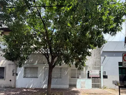 Casa - Alquiler - Argentina, Vicente López - CARLOS CALVO 2400