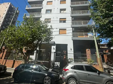 Departamento en alquiler de 2 Ambientes con cochera en subsuelo en Quilmes Centro