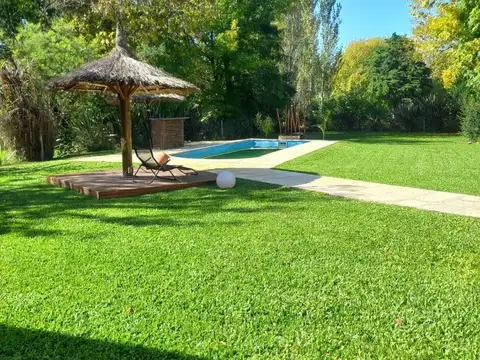 Casa en Venta con 2 cocheras