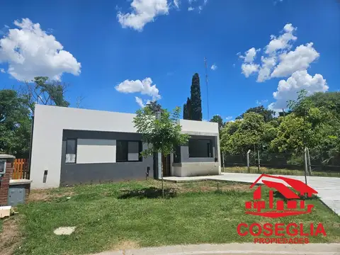 Casa  en Venta en Santa Lucia, Pilar del Este, Pilar