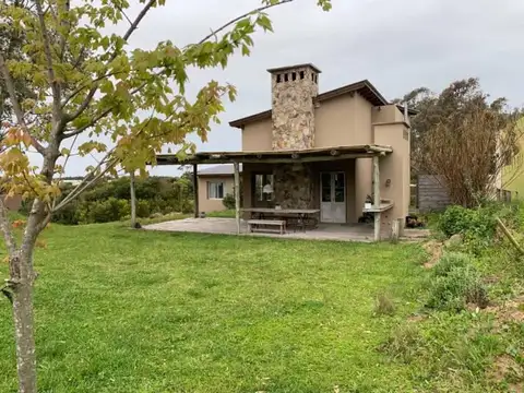 Casa en Venta con 4 cocheras